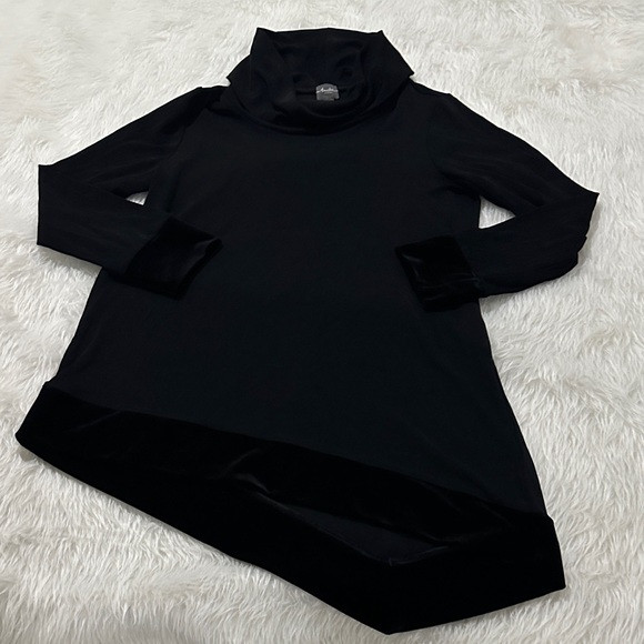 Elegant Black Long Sleeve Women's Top - Picture 1 of 7